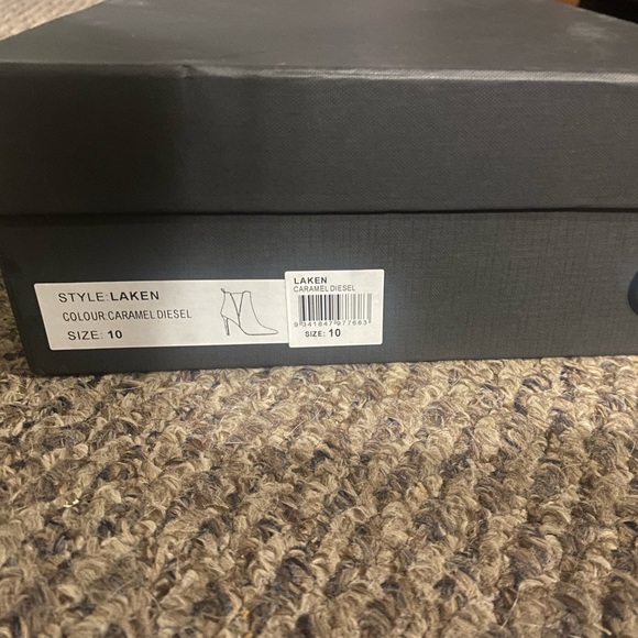 BNWT tony bianco Laken Boot size 10 - Picture 6 of 6